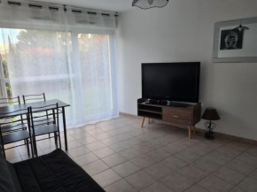 T1 Air-conditioned near downtown and beaches